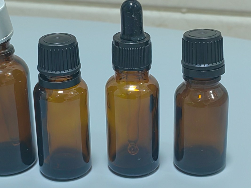 Gorąca sprzedaż Pustka Luxury Amber Brown 10ml 15ml 20ml 30ml 50ml 60ml Szklana butelka z olejem eterycznym do pakowania serum