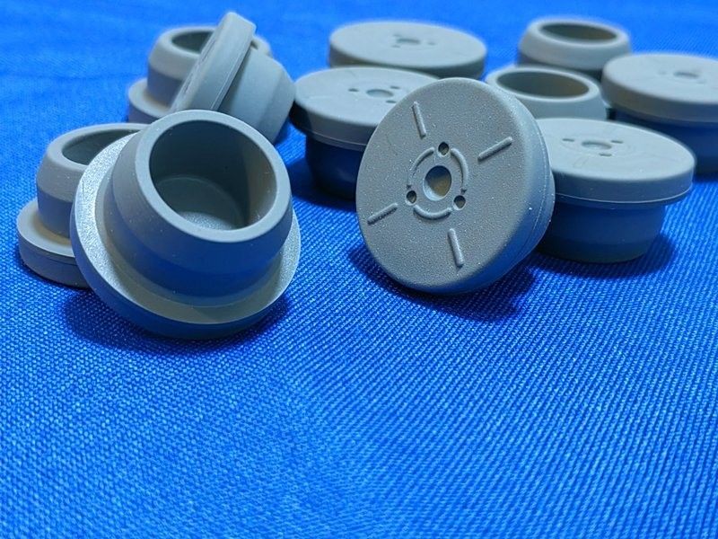 13 mm 20 mm 32 mm Do użytku medycznego Niebiesko- szary Lyofilizacja Butylka Gumowa zatyczki do fiolki szklanej Szklana butelka do wlewu