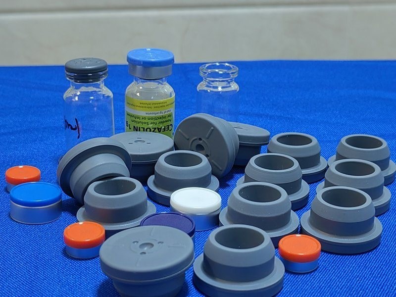13mm 20m 28mm 32mm Lyofilizacja szklana Fiolki szary medyczny Butylowa gumka zatykacz do fiolki szklanej Szklana butelka do wlewu